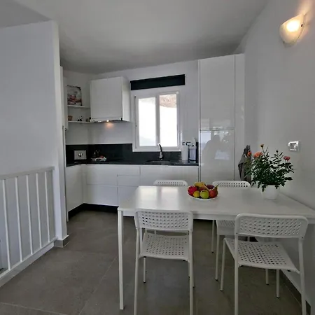 Ferienhaus In Mit Privatem Balkon 別荘 *